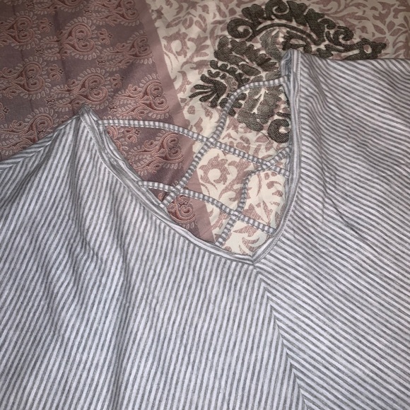 Shirt - Picture 2 of 4